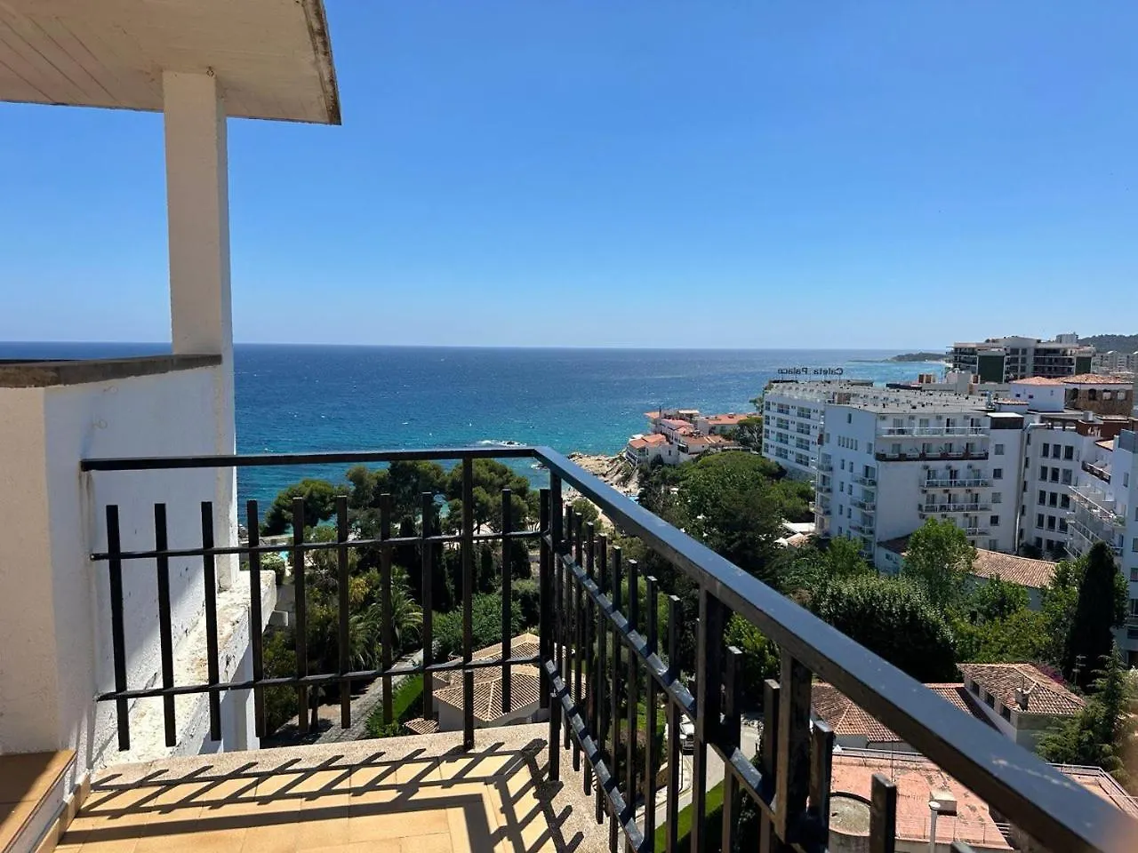 Beachfront Rooftop Haven Studio In Playa De Aro Platja d'Aro Apartment