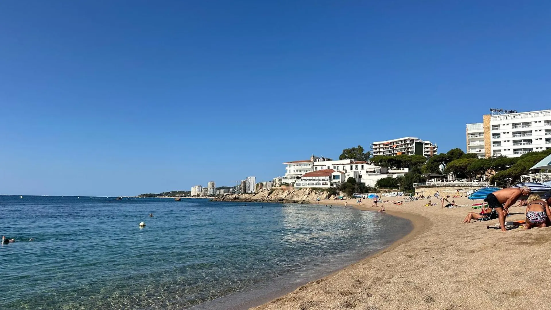 Apartment Beachfront Rooftop Haven Studio In Playa De Aro Platja d'Aro