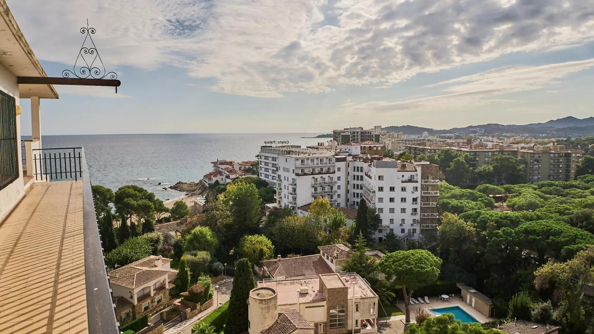 Beachfront Rooftop Haven Studio In Playa De Aro Platja d'Aro 0*,
