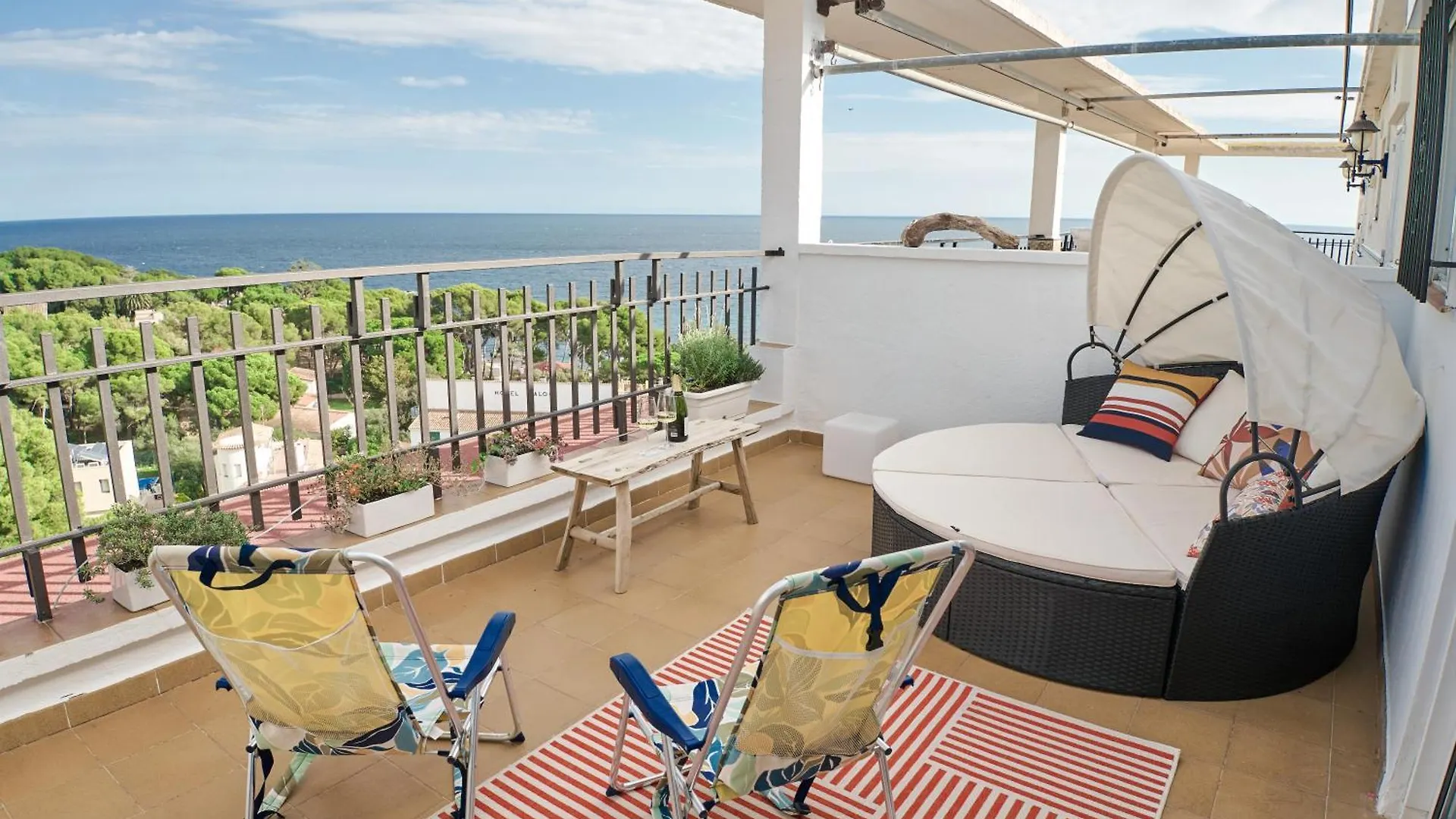 Beachfront Rooftop Haven Studio In Playa De Aro Platja d'Aro